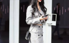 麦当劳小姐姐灰色衣服图,灰色衣装下的时尚魅力